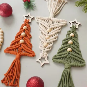 Böhmische Makramee-Weihnachtsbaum-Anhänger mit Baumwollseil, Holzperlen und Quasten