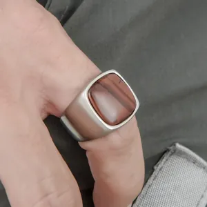 Anillo de sello clásico para hombre en acero inoxidable con piedra ágata marrón
