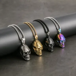 Gotische Totenkopf-Anhänger aus Edelstahl in Silber, Gold, Schwarz und Regenbogenfarben