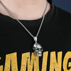Poliertes Edelstahl Totenkopf Anhänger Halskette für Herren im Punk Rock Vintage Stil