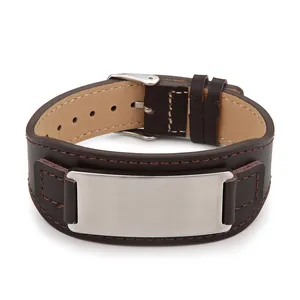 Verstellbares dunkelbraunes Lederarmband mit polierter Edelstahlplatte zur Gravur
