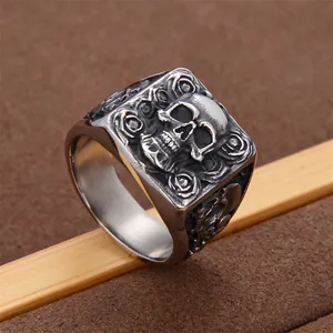 Anillo vintage de acero inoxidable para hombre con calavera y relieve de rosa