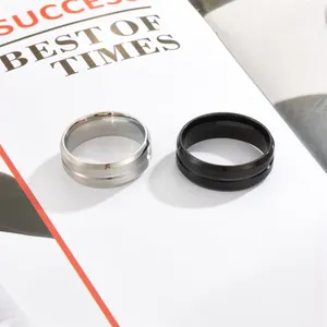 Mattsilbernes und schwarzes 316L-Edelstahl-Ring-Set mit Rille für Herren im Minimal-Stil