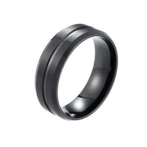 Minimalistischer schwarzer Herrenring aus Edelstahl mit Mattierung und Rille