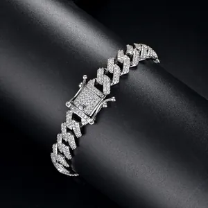 Pulsera cubana de plata hip hop con pavé de circonitas sobre soporte negro