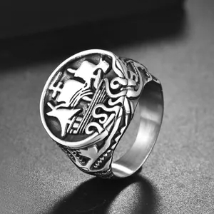Anello vintage da uomo in acciaio inossidabile con rilievo dettagliato di una barca