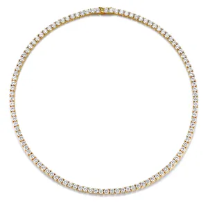 Collier tennis doré classique avec zircons blancs ronds sertis à quatre griffes