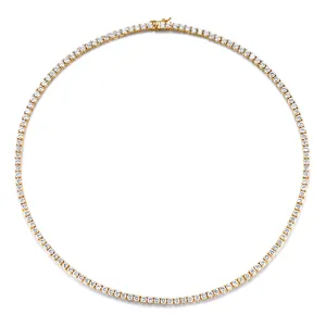 Collier tennis classique en finition dorée avec zircons ronds blancs brillants