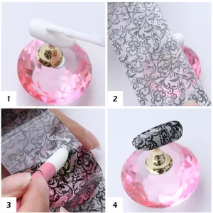 Tutorial paso a paso de transferencia de foil de encaje negro sobre base rosa de uña