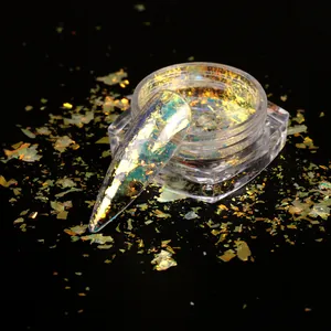 Paillettes d'opale aurore irisées en pot pour décoration de manucure professionnelle