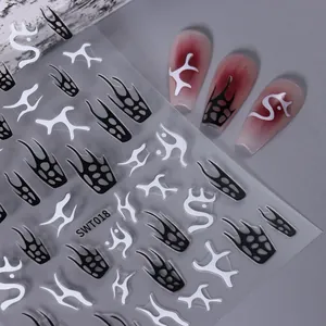 Nagelaufkleber SWT018 mit schwarz-weißem Flammenmuster für Maniküre im Y2K-Stil