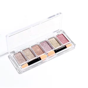 Vista macro della palette di polvere per unghie cromata a 6 colori con applicatori