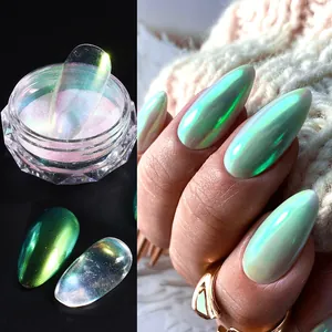 Makro-Detail von Aurora-Nagelpuder mit Chamäleon-Effekt und metallischem Glanz