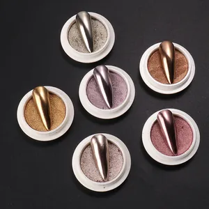 Détail de 6 poudres à ongles effet miroir métallique avec échantillons de couleurs