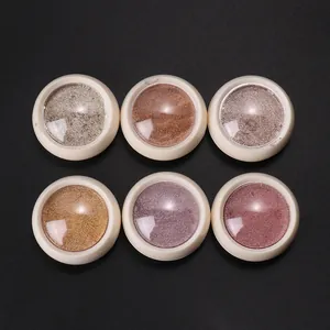 Lot de 6 poudres à ongles effet miroir métallique en pots sur fond noir mat