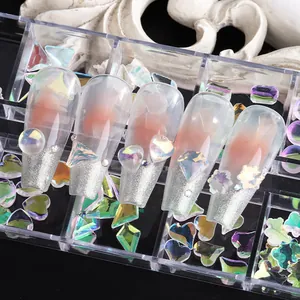 Joyas brillantes aurora boreal para uñas sobre uñas postizas mate con purpurina plateada