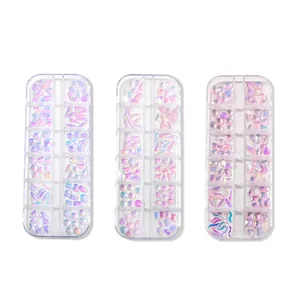 Set de 3 cajas de pedrería 3D para uñas con efecto aurora en formas de corazón y estrella