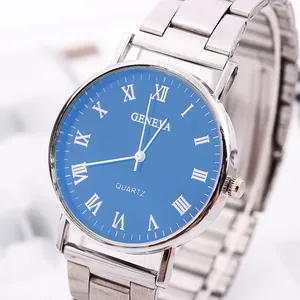 Orologio da Uomo al Quarzo con Numeri Romani e Cinturino in Lega d'Argento Business Casual Marca Geneva Quadrante Decorativo a Tre Occhi