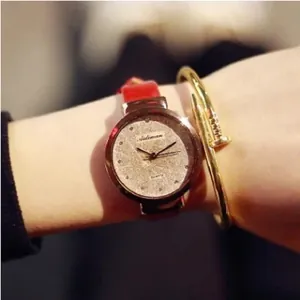 Montre à Quartz Femme Mode Ciel Étoilé Cadran Givré Boîtier Or Rose Bracelet en Similicuir Décontractée