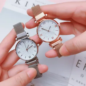 Elegante Damenquarzuhr mit Sternenzifferblatt, Milanaise-Armband und Magnetverschluss