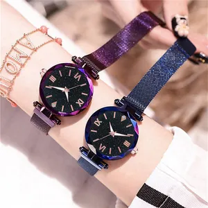 Montre à quartz ciel étoilé pour femme avec bracelet magnétique et verre facetté