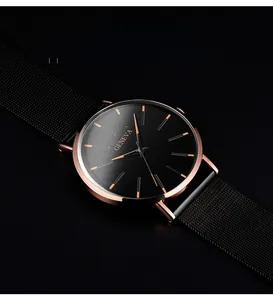 Détail du verre minéral renforcé haute transparence sur montre à quartz Geneva