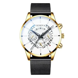 Dettaglio dell'orologio al quarzo Geneva con cassa dorata e cinturino nero a maglia