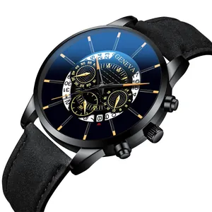 Dettaglio dell'orologio Geneva al quarzo con vetro sfumato blu e cinturino nero opaco