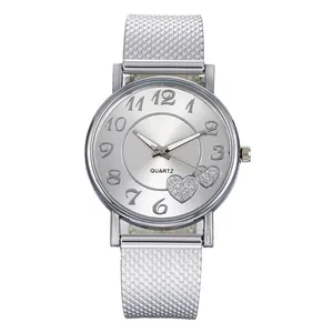 Silberne Quarz-Armbanduhr für Damen mit Herz-Zifferblatt und Milanaise-Armband