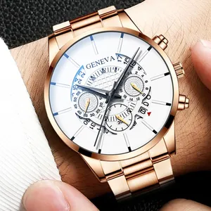 Détail d'une montre Geneva or rose avec cadran blanc et affichage de la date