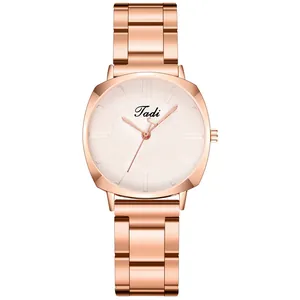 Elegante roségoldene Quarzuhr für Damen mit Kissenform-Gehäuse und Metallgliederarmband