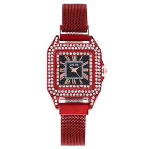 Montre à quartz pour femme avec bracelet milanais rouge et cadran carré orné de strass