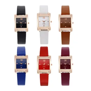 Damen Koreanische Mode Römische Quadratische Quarzuhr Roségold Legierung Gehäuse Kunstleder Armband Strass Zifferblatt Retro Armbanduhr