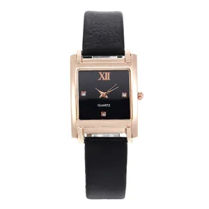 Klassische rechteckige Quarzuhr in Roségold mit schwarzem Lederarmband und Ziffern