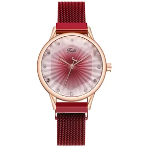 Montre à Quartz pour Femme Élégante Cadran Rayon de Soleil Échelle de Strass Bracelet en Maille Milanaise Boucle Magnétique