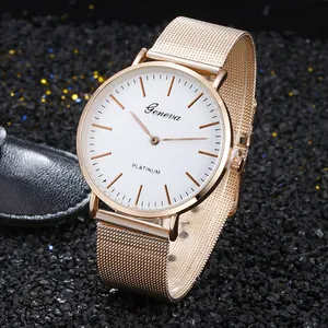 Montre à quartz Genève minimaliste en or rose avec bracelet en maille et cadran blanc