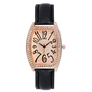 Montre à Quartz Tonneau pour Femme Élégante Boîtier en Alliage Incrusté de Strass Bracelet en Similicuir Motif Crocodile