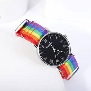 Montre-bracelet à Quartz Geneva Avec Bracelet en Nylon Rayé Chiffres Romains Affichage Analogique Mode Décontractée pour Hommes Femmes Étudiants