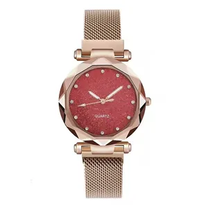 Elegante Damenuhr in Roségold mit rotem Sternenzifferblatt und Magnetarmband