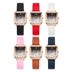 Montre à Quartz Carrée Mode pour Femme Boîtier Or Rose Cadran Dégradé Chiffres Romains Bracelet en Similicuir Montre-Bracelet Élégante