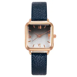 Montre carrée élégante pour femme en or rose avec bracelet en cuir bleu et cadran dégradé