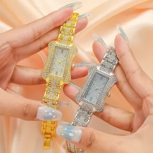 Montre à Quartz de Luxe en Strass pour Femmes Cadran Rectangulaire Chiffres Romains Bracelet en Alliage Montre-bracelet de Mode pour Fête