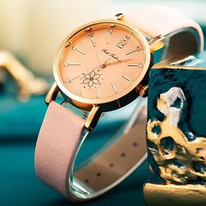 Elegante Roségold Damenuhr mit rosa Lederarmband und floralem Champagner Zifferblatt