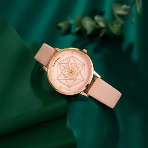 Damenarmbanduhr in Roségold mit rosa Lederarmband und geometrischem Zifferblatt