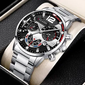 Details einer Chronographen-Herrenuhr mit schwarzem Zifferblatt und Edelstahlarmband