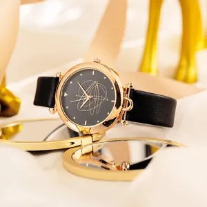 Orologio minimalista da donna con cassa oro rosa, cinturino in pelle nera e quadrante
