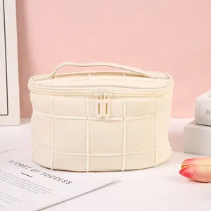 Women Fashion Quilted Cloud Makeup Bag Large Capacity Grid Toiletry Storage Wash Bag With Handle Dual Zipper For Travel Home
