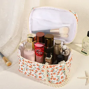 Florale gesteppte Kosmetiktasche mit Perlenkette und großen Aufbewahrungsfächern