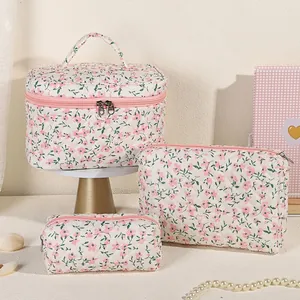 Lot de 3 trousses de toilette matelassées à motif fleuri avec poignée et fermetures