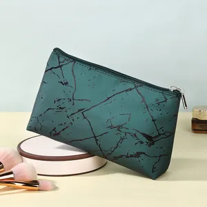Trousse à maquillage portable en PU étanche avec motif marbre vert foncé et fermeture